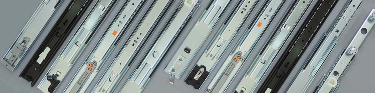 medium duty drawer slide with interlock system